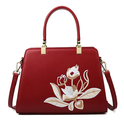 Bolsa feminina leve e luxuosa